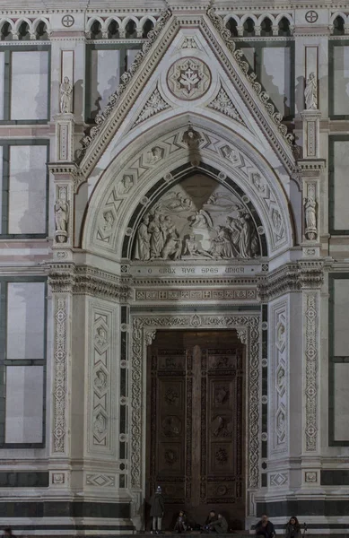 Florencia Italia Octubre 2015 Detalle Arquitectónico Puerta Principal Iglesia Santa — Foto de Stock