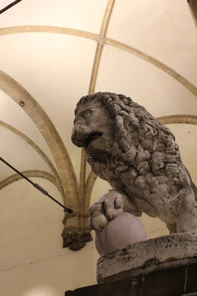 Florence Italie Octobre 2015 Célèbre Lion Dans Loggia Dei Lanzi — Photo