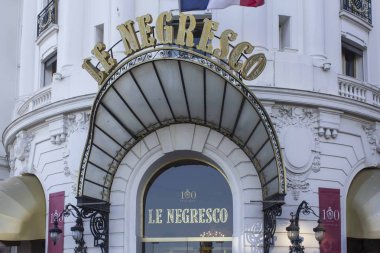 Nice, Fransa-22 Nisan 2017: Nice, Fransa tarihi otel Le Negresco mimari detay