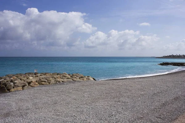 Nice France Avril 2017 Belle Côte Avec Une Petite Falaise — Photo