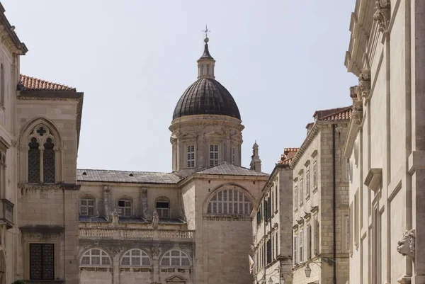 Dubrovnik, Hırvatistan - 22 Ağustos 2017: Dubrovnik eski şehir eski eski binalarda