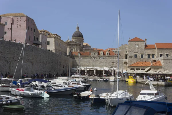 Dubrovnik Croacia Agosto 2017 Murallas Dubrovnik Frente Puerto — Foto de Stock