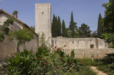 Lokrum, Hırvatistan - 22 Ağustos 2017: Lokrum Adası, Hırvatistan eski bir manastır kalıntıları