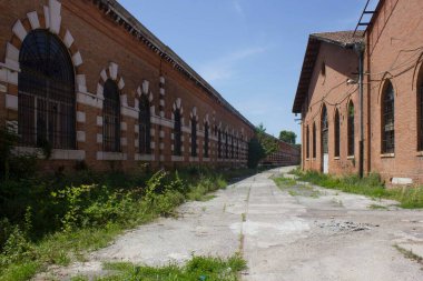 VENICE, İtalya - 28 Mayıs 2016: Venedik Arsenali 'nin antik kompleksinin içindeki sokak