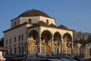 ATİNA, GREECE - 12 AĞUSTOS 2016: Atina, Yunanistan 'daki Monastiraki meydanındaki Tzistarakis camisi