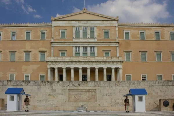 Atenas Grécia Agosto 2016 Parlamento Helénico Com Tradicional Guarda Evzones — Fotografia de Stock