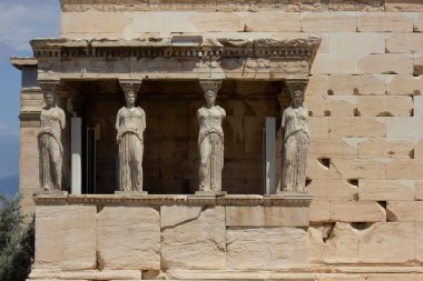 ATİNA, GREECE - 13 AĞUSTOS 2016: Atina 'nın Akropolis süvarilerinin mimari yakın çekimi
