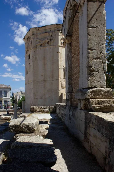 Atenas Grecia Agosto 2016 Las Ruinas Biblioteca Adriano Atraviesan Cielo — Foto de Stock