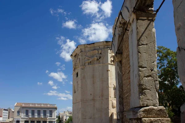 Atenas Grecia Agosto 2016 Las Ruinas Biblioteca Adriano Atraviesan Cielo — Foto de Stock