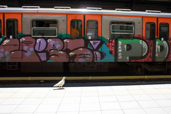 Афины Греция Августа 2016 Поезд Станции Монастираки Афинах Греция Птицей — стоковое фото