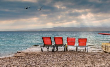 Sahilde gün batımı