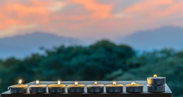 Composición Festiva Para Hanukkah Con Velas Encendidas Linterna Cielo Borroso — Foto de Stock