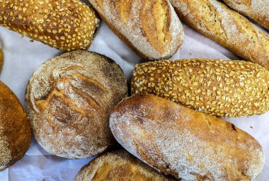 Çeşitli ekmek çeşitleri