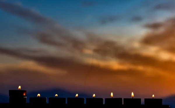Composição Festiva Férias Hanukkah Com Pequenas Luzes Velas Ardentes Fundo — Fotografia de Stock