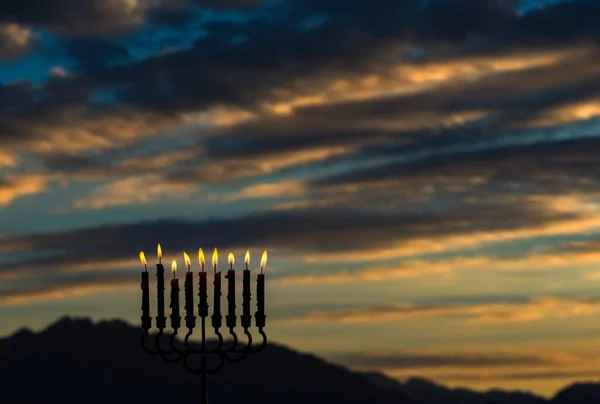 Feestelijke Compositie Voor Chanoeka Vakantie Met Brandende Menorah Kaarsen Lantaarn — Stockfoto