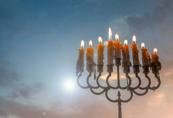 Feestelijke Compositie Voor Chanoeka Vakantie Met Menorah Brandende Kaarsen Lantaarn — Stockfoto