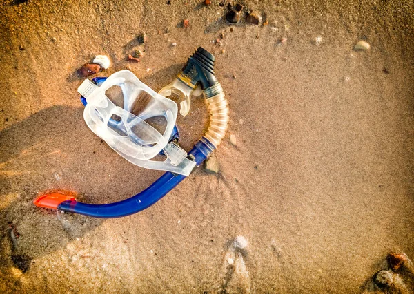 Masque Plongée Avec Tuba Sur Une Plage Sable Fin Mer — Photo