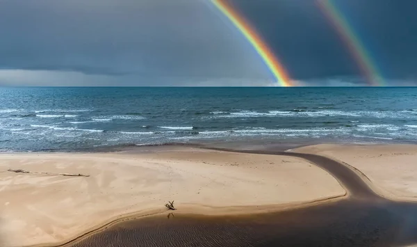 Hemelse Herfstlucht Met Kleurrijke Regenboog Stormachtig Weer Oostzee Europa — Stockfoto