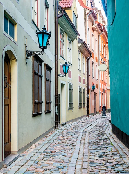 Mattina Stretta Strada Medievale Nella Città Vecchia Riga Lettonia Europa — Foto Stock