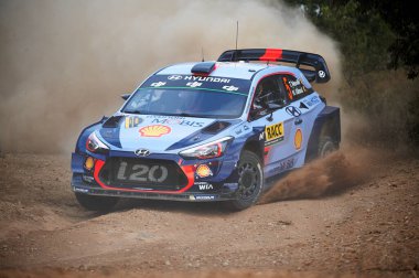 5 Ekim 2017, Salou, Katalonya, İspanya; Thierry Neuville ve Belçikalı yardımcı pilotu Nicolas Gilsoul şantaj sırasında Hyundai Motorsport I20 Coupe WRC ile yarışıyorlar. 
