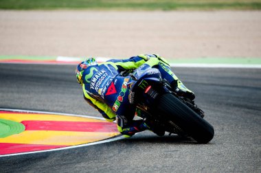 22 Eylül 2017, MotorLand Aragon, Alcaniz, İspanya; Aragon MotoGP, Cuma ücretsiz antrenman; Movistar Yamaha Motogp Takımı 'ndan Valentino Rossi virajı döndü