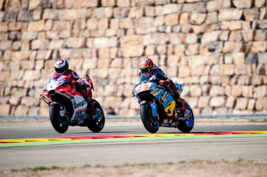 23 Eylül 2017, MotorLand Aragon, Alcaniz, İspanya; Aragon MotoGP, Cumartesi elemeleri; Ducati Motogp Takımı 'ndan Jorge Lorenzo EG 0.0 Marc VDS Motogp takımı elemeleri sırasında Tito Rabat liderliğinde 