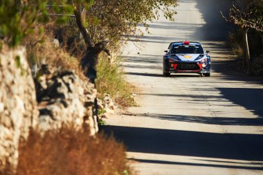 6 Ekim 2017, Terra Alta, Katalonya, İspanya; Daniel Sordo ve yardımcı pilotu Marc Marti, Terra Alta Sahnesi sırasında Hyundai Motorsport I20 Coupe WRC ile yarışıyorlar.