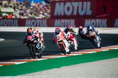 12 Kasım 2017, Valencia, İspanya MotoGP Yarışı, CIP Moto3 Takımından Manuel Pagliani, Aspar Mahindra Moto3 Takımı 'ndan Albert Arenas ve Marinelli Rivacold Snipers Moto3 Takımından Jules Danilo son şampiyon Moto3