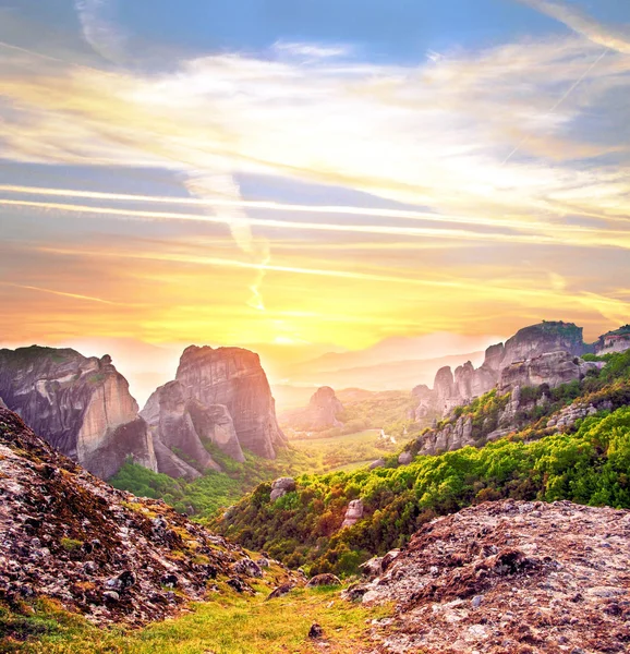 Великолепный Волшебный Пейзаж Знаменитой Долине Meteora Пород Греции Великий Удивительный — стоковое фото