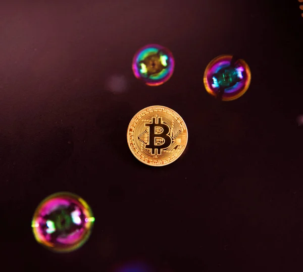 Bitcoin Och Bubblan Som Abstrakt Symbol För Riskerna Med Digital — Stockfoto