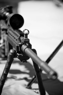 Silah yakın çekim üzerinde optik görüş (tehlike, gol, terörizm - kavram)