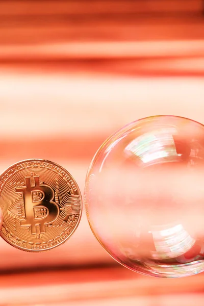 Bitcoin Och Bubblan Som Abstrakt Symbol För Riskerna Med Digital — Stockfoto