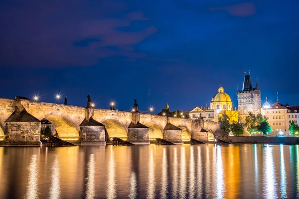 Okouzlující Večerní Krajina Města Nad Řekou Vltavou Starém Městě Praze — Stock fotografie