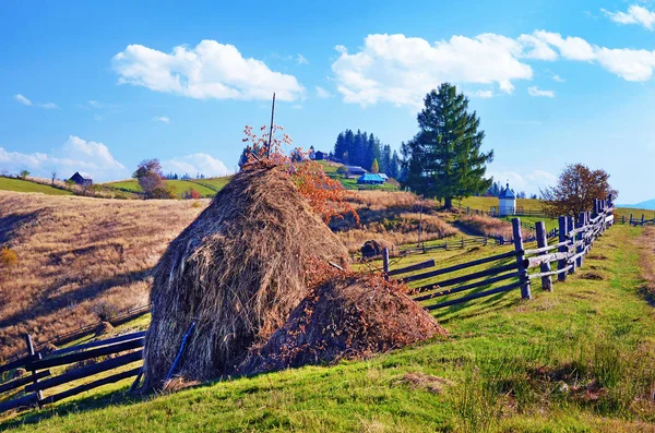 Scenic Autumn Landscape Haystacks Background Blue Sky Clouds — Stock Photo, Image