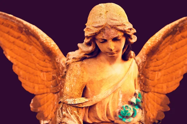 Frammento Antico Angelo Scultura Bagliore Oro Nel Vecchio Cimitero Simbolo — Foto Stock