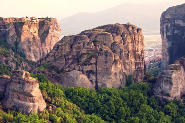 Meteor ünlü vadisinde muhteşem büyülü manzara
