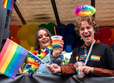 Kopenhag, Danimarka - 17 Ağustos 2019: duygusal gençler du