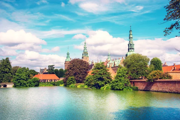 Magical fascinating landscape with lake and largest renaissance — Stock Photo, Image