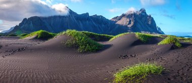 En nefes kesen dağları Vestrahorn ile Doğal manzara 