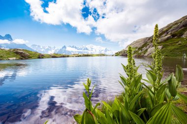 Arka plan Mont Blanc, F gölde, fantastik yatay