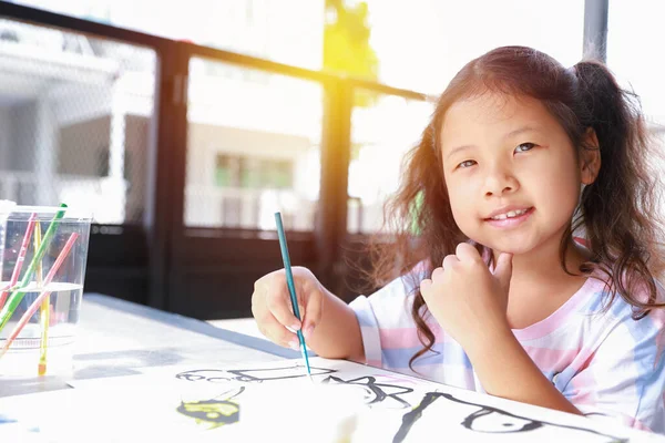 Asian Kid Girls Painting Color Water White Paper Art Subject — Φωτογραφία Αρχείου