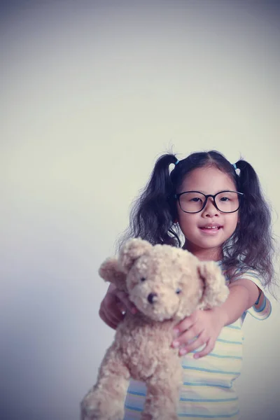 Asiatische Süße Kind Mädchen Mit Brille Porträt Hält Einen Braunen — Stockfoto