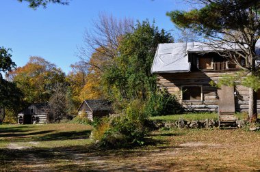 Milton, Ontario / Kanada - 10 / 19 / 2008: Ahşap ahşap evler dış, Milton, Ontario, Kanada.