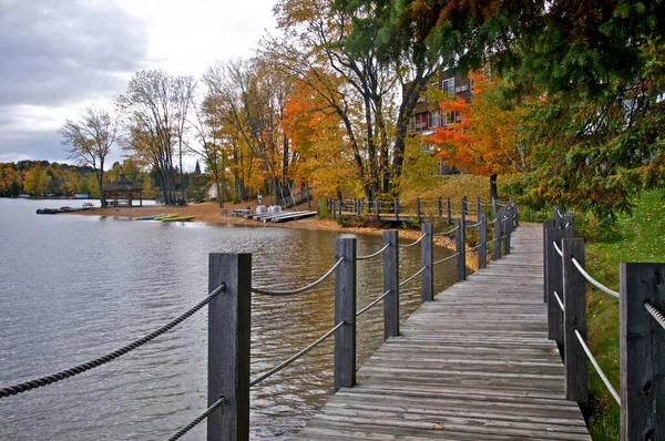 Tourist Resort Lake View Beach Autumn — Φωτογραφία Αρχείου