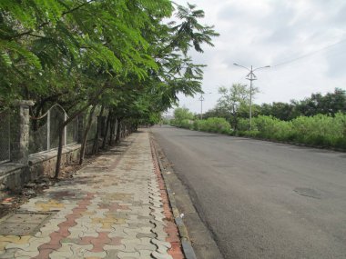 Patikadan boş yol görünümü