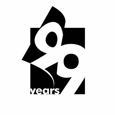 Soyut logo 99 yıl izole edilmiş. Açık bir kitap, dergi şeklinde. 99. yaş günün kutlu olsun. Beyaz arkaplanda siyah renk yazımı.