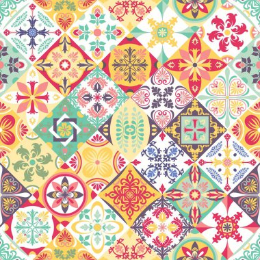 Doğu baskılı seramik seramik seramik seramik seti. Fas, İspanyol, Portekiz desenli, çiçekli ve geometrik desenli renkli vintage döşemeler. Kırmızı, mavi, yeşil, sarı ve bej shad