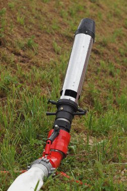 Başlangıç pozisyonunda ateş namlusunun bir görüntüsü. Fotoğraf itfaiye eğitiminde çekildi..