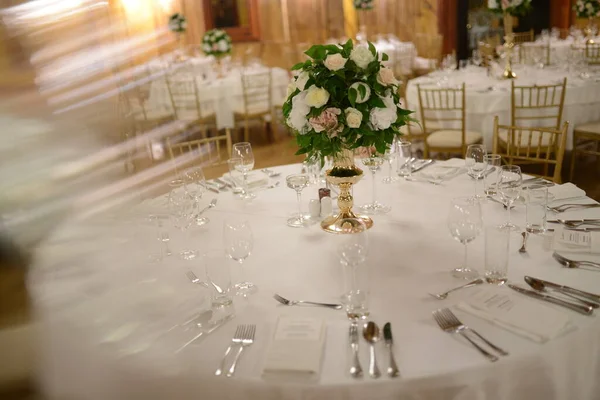 Gyönyörűen Romantikus Díszítésű Asztal Egy Különleges Eseményhez Díszítés Ünnepléshez — Stock Fotó