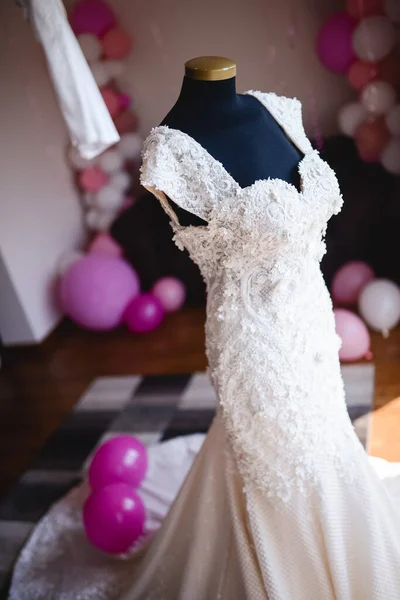 Schönes Weißes Brautkleid Aus Spitze — Stockfoto